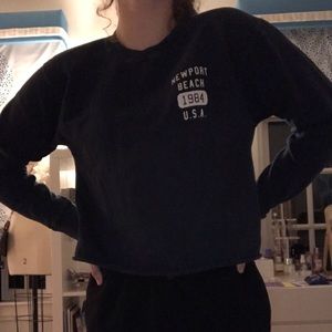 super cute cropped crew neck from brandy melville